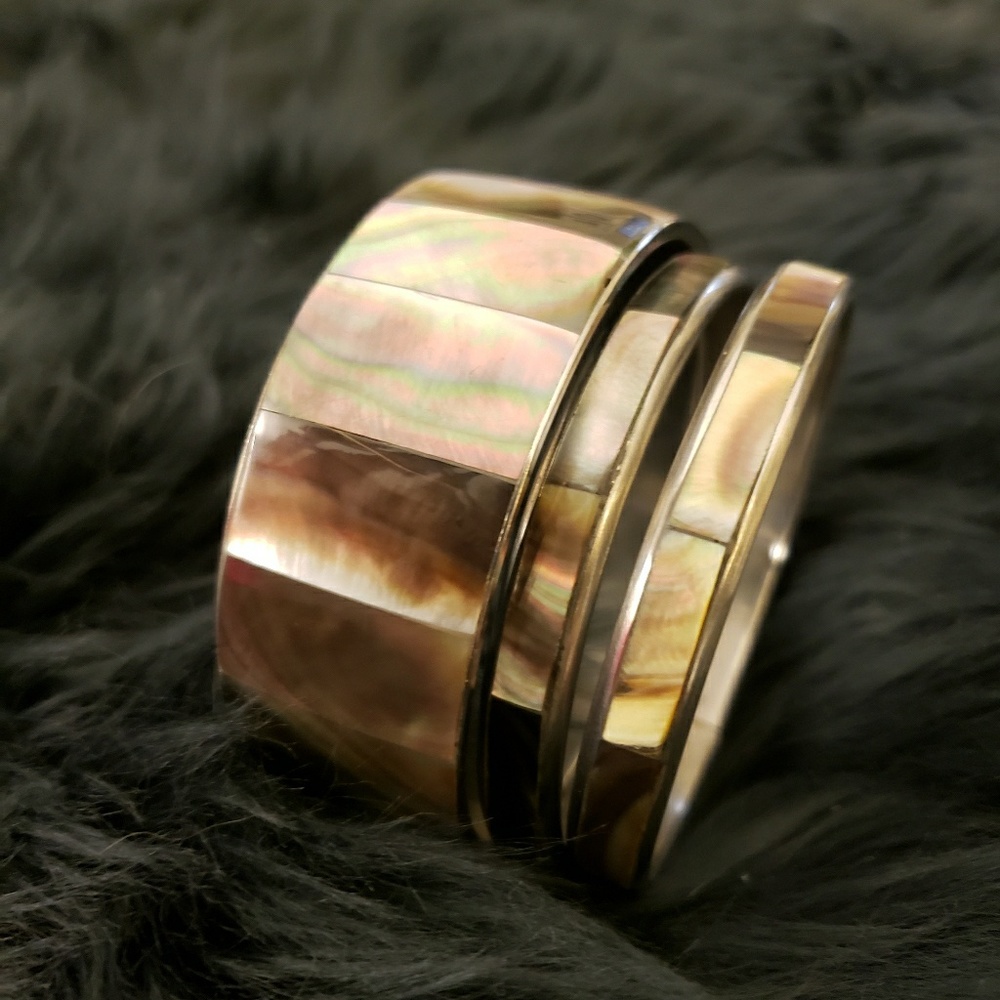 Set of 3 Grey Mother of Pearl Bangles